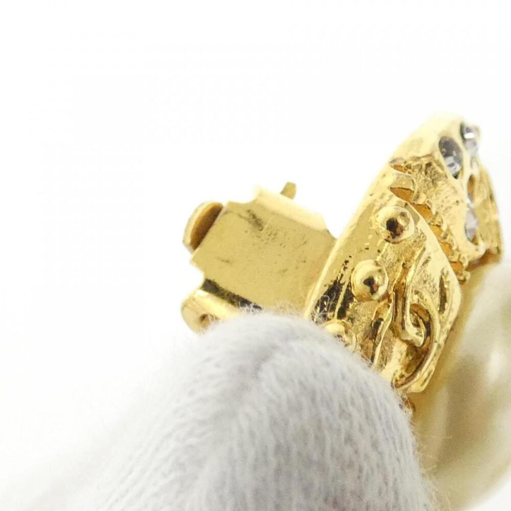 CHANEL White Earrings - Picture 4 of 7